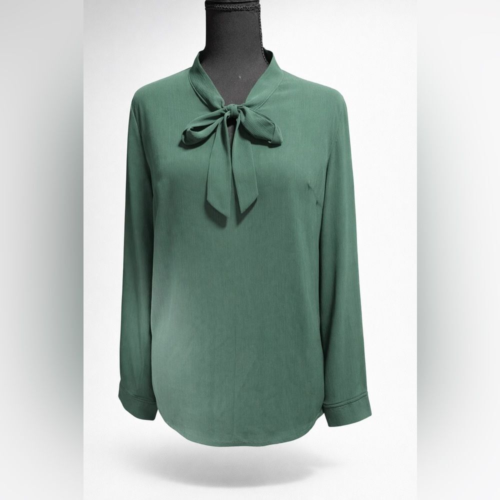 ACEVOG Sage Green Tie Neck Blouse Size Medium